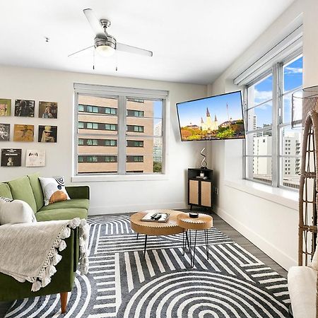 Luxury 2-Bedroom Condo Steps Away From The French Quarter Новий Орлеан Екстер'єр фото