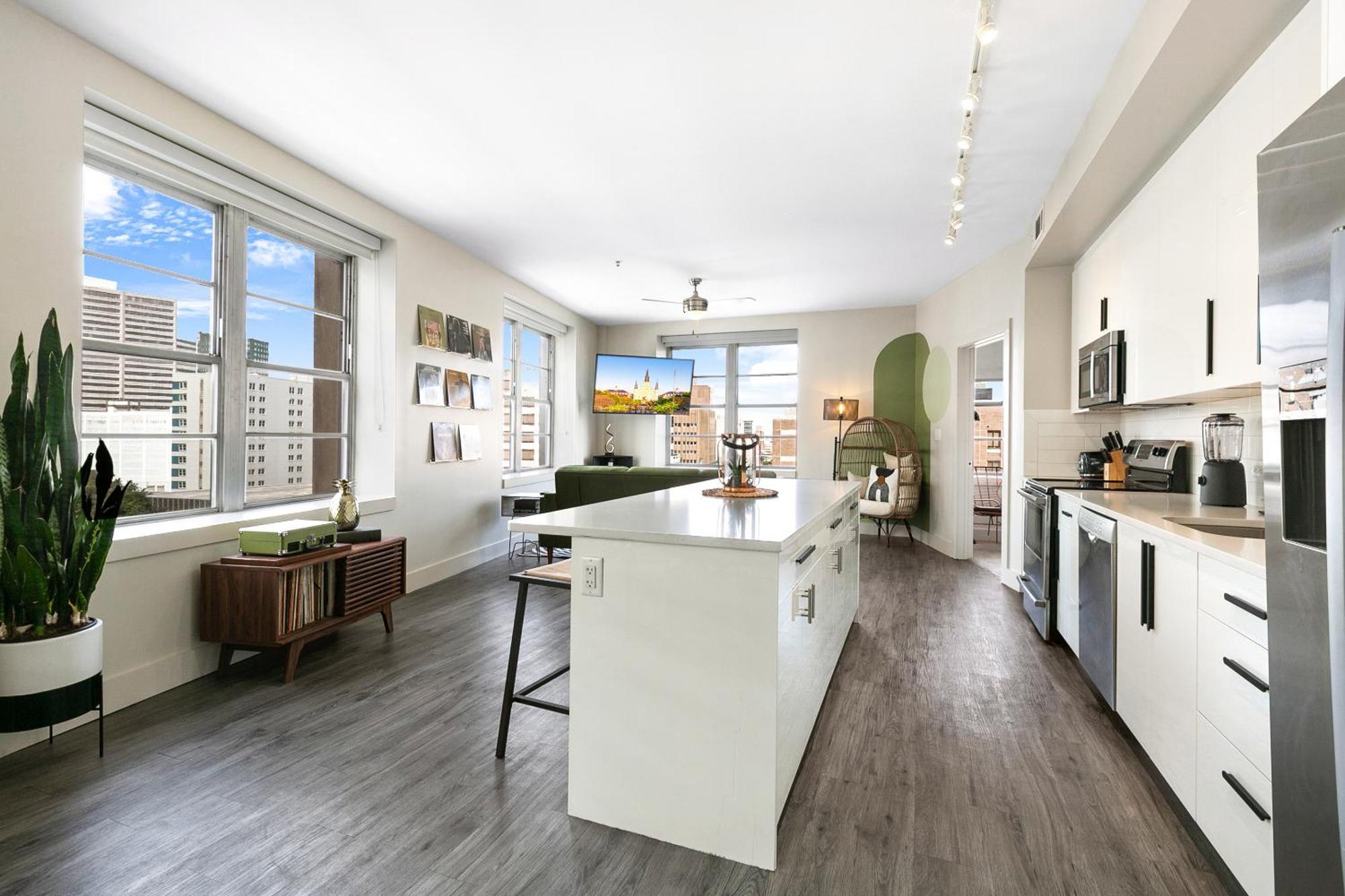 Luxury 2-Bedroom Condo Steps Away From The French Quarter Новий Орлеан Екстер'єр фото