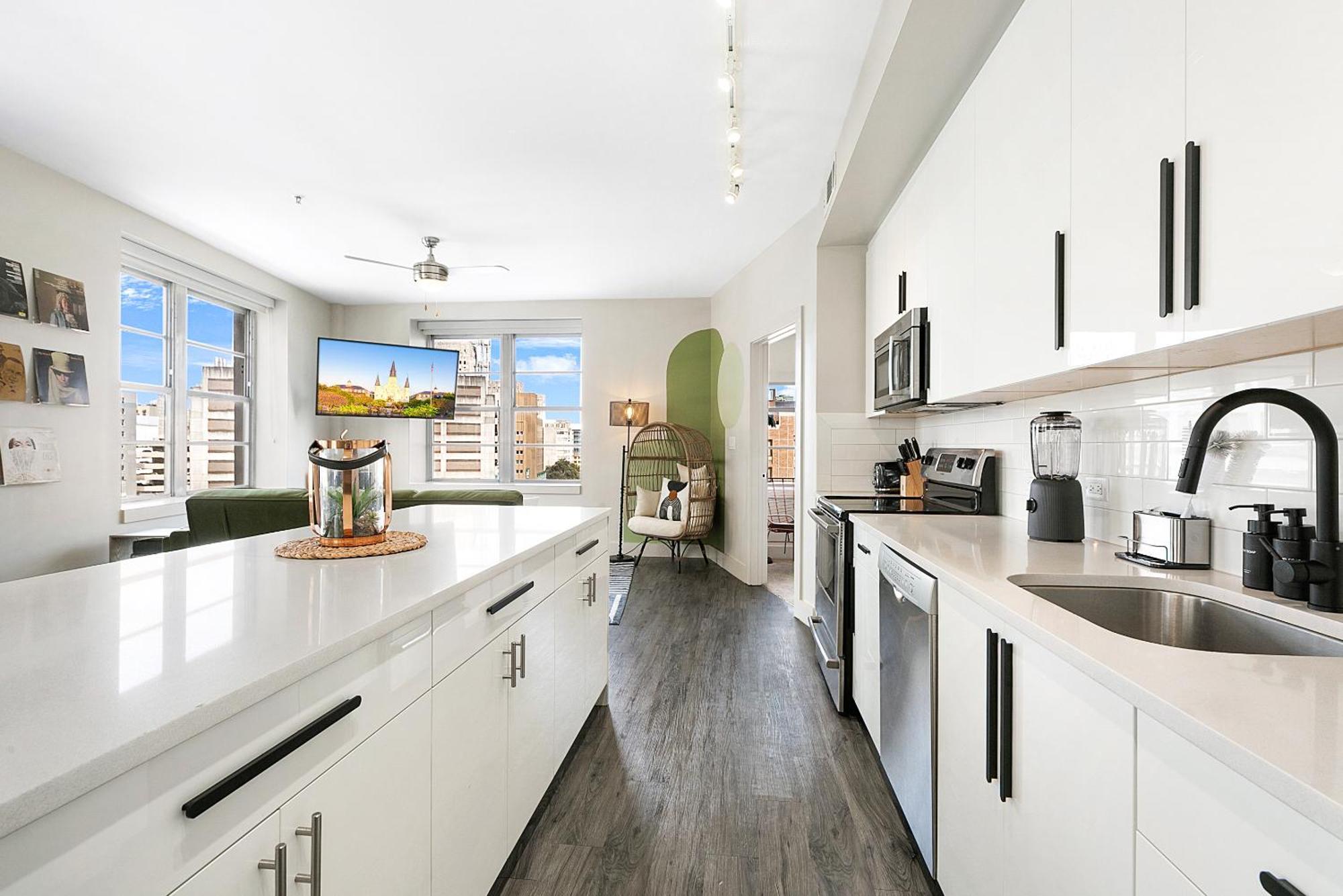 Luxury 2-Bedroom Condo Steps Away From The French Quarter Новий Орлеан Екстер'єр фото